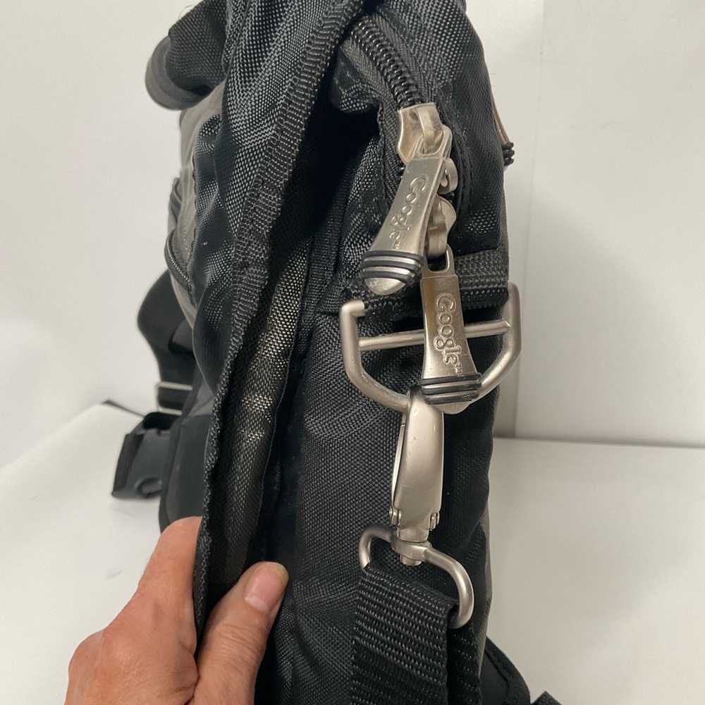 Google Adjustable Strap Multiple Compartment Corp… - image 3